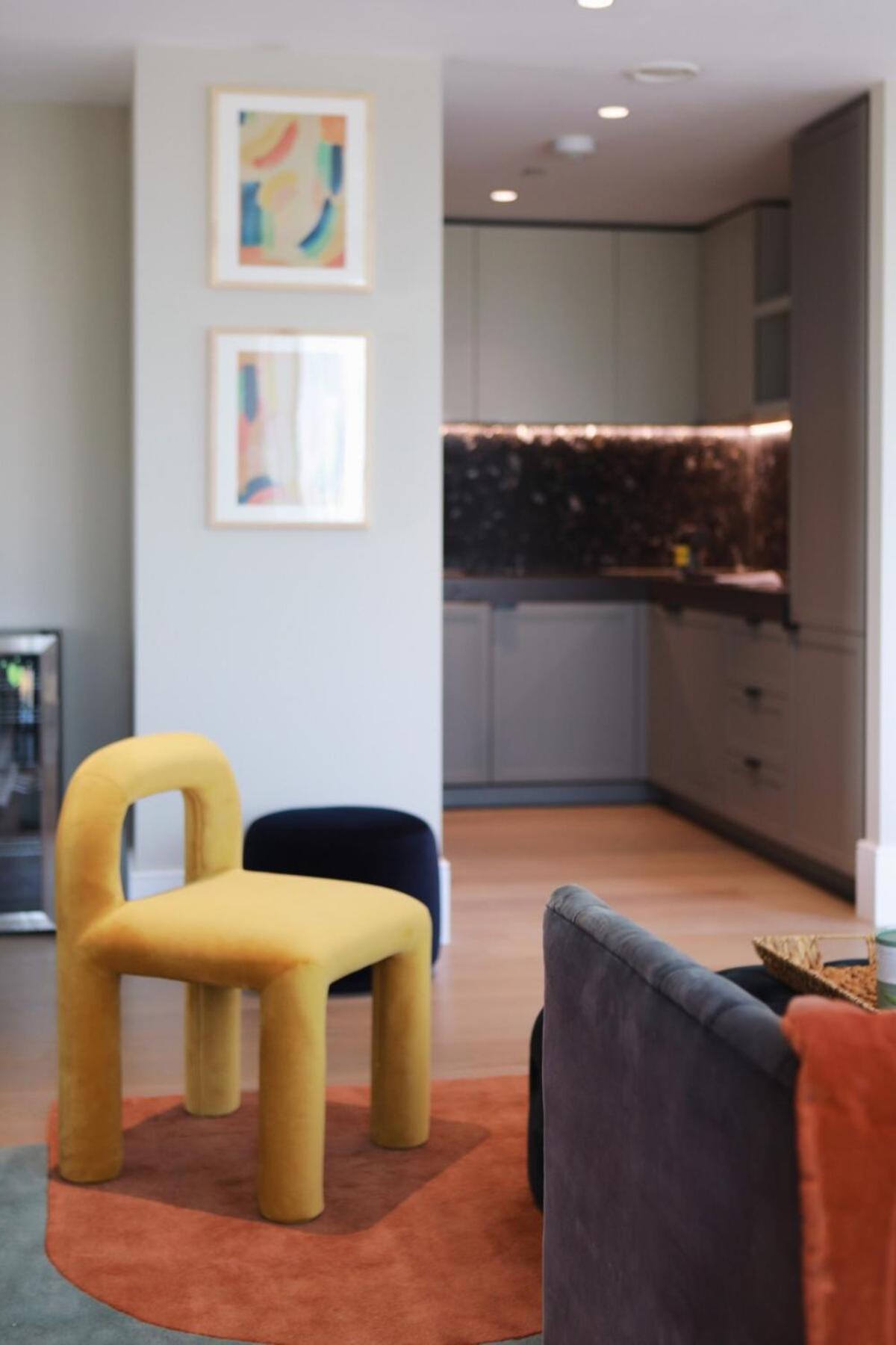 O2- Luxurious 3bd Flat With Stunning View Balcony Apartament